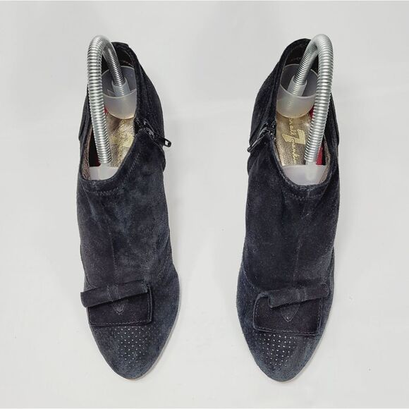 7 For All Mankind - Picture 5 of 16